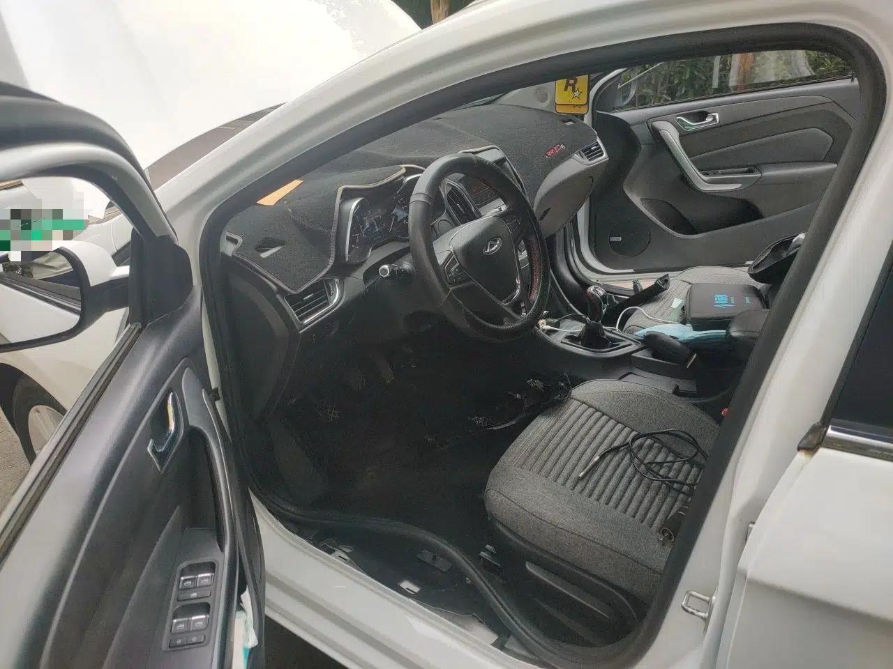 Chery Arrizo 5 2016 1.5L Manual Lingchao Edition — миниатюра 17