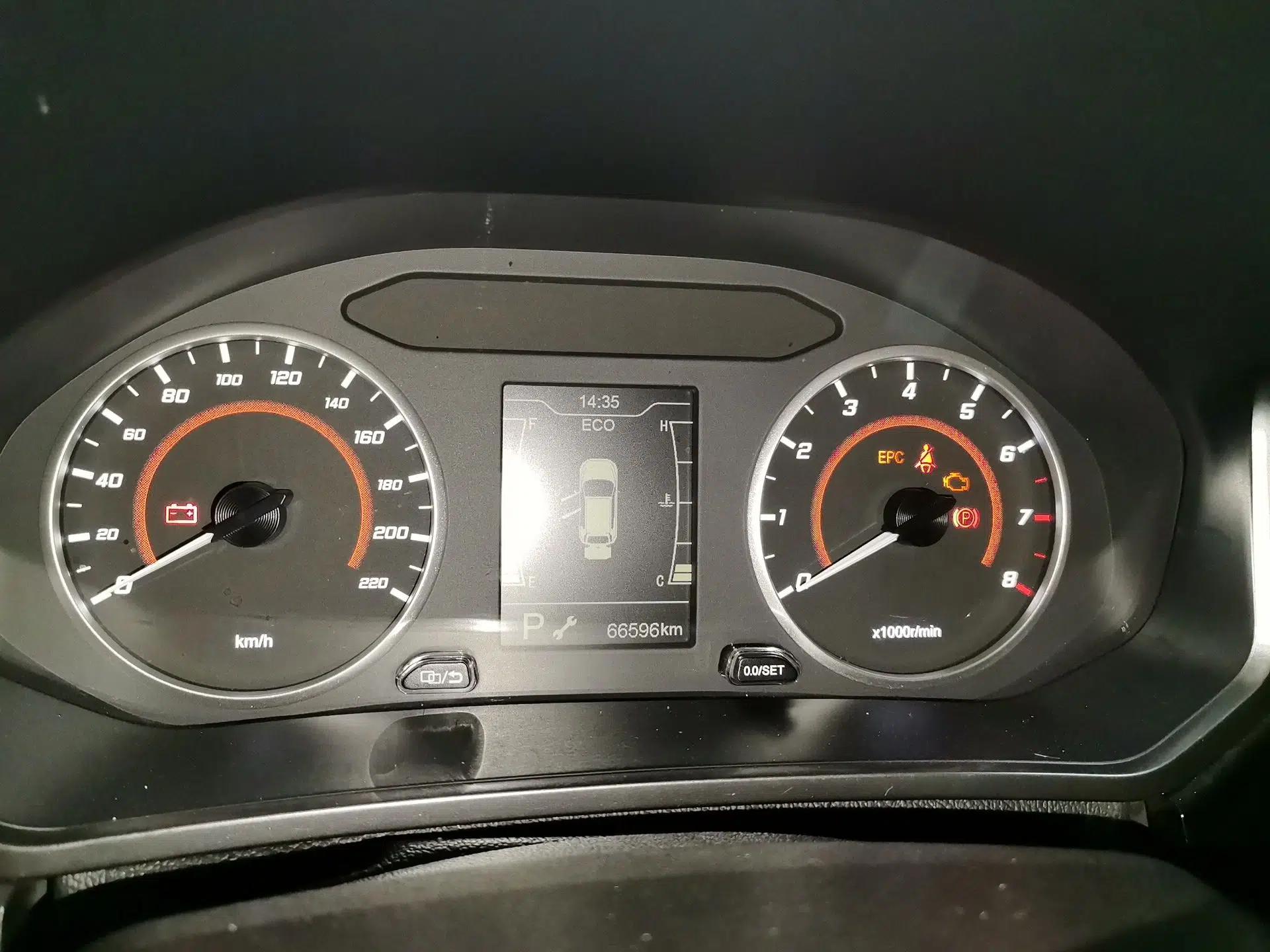Chery Tiggo 3X 2021 PLUS 1.5L CVT Thrilling Red Date Edition — миниатюра 12