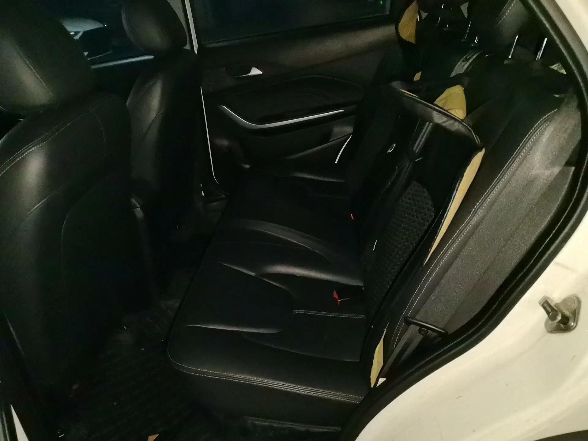 Chery Tiggo 3X 2021 PLUS 1.5L CVT Thrilling Red Date Edition — миниатюра 18