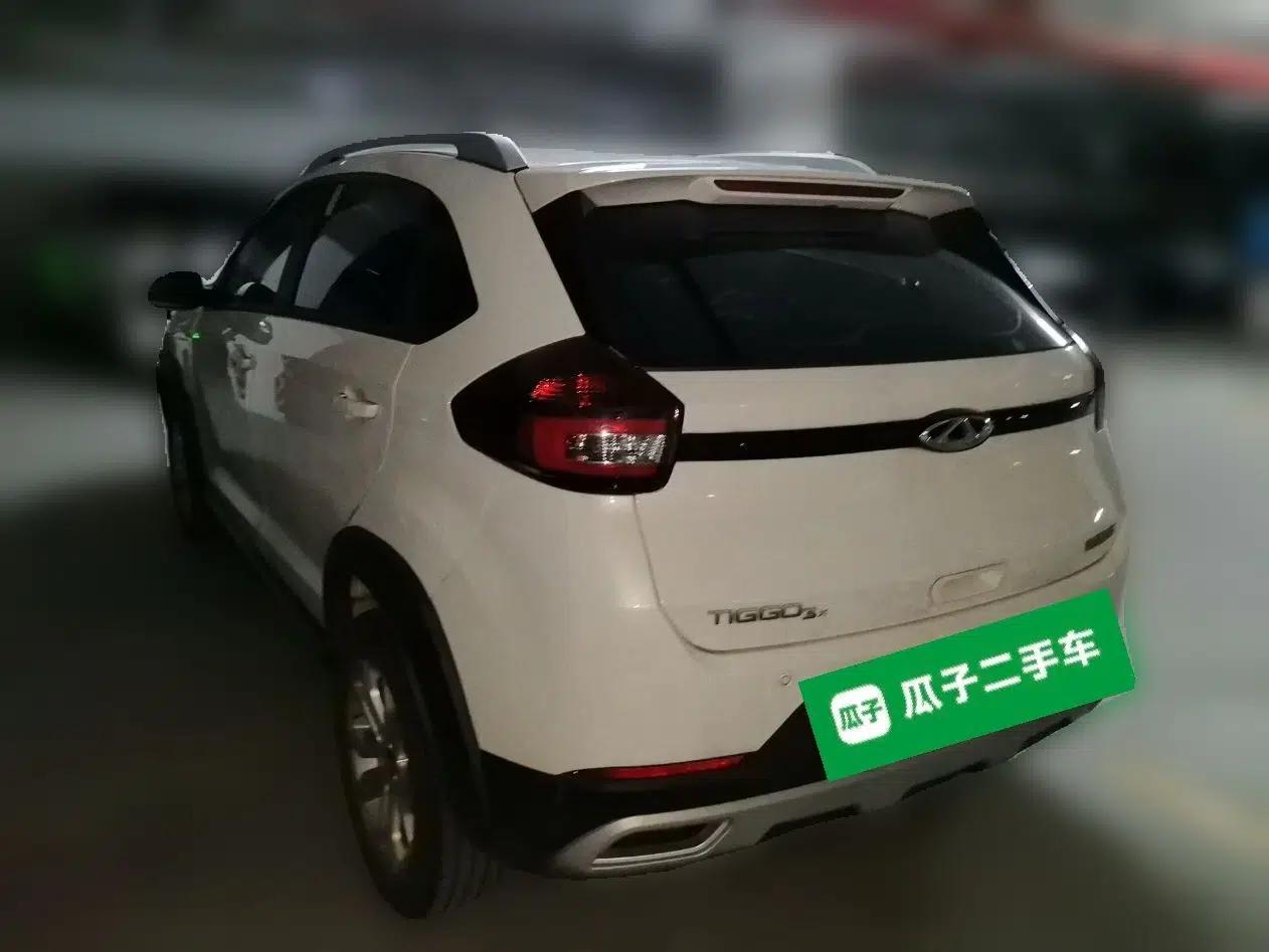 Chery Tiggo 3X 2021 PLUS 1.5L CVT Thrilling Red Date Edition — миниатюра 4