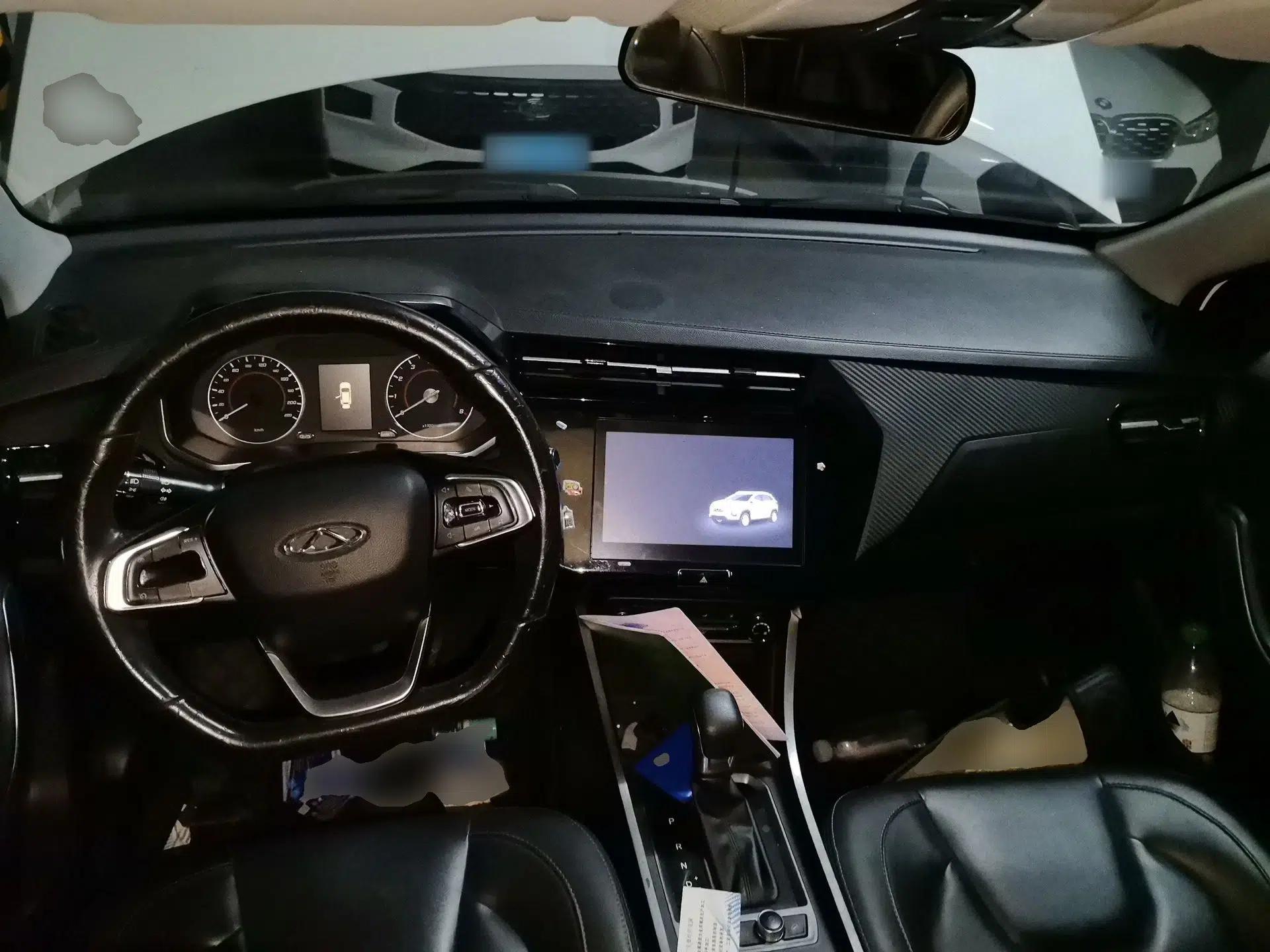 Chery Tiggo 3X 2021 PLUS 1.5L CVT Thrilling Red Date Edition — миниатюра 10