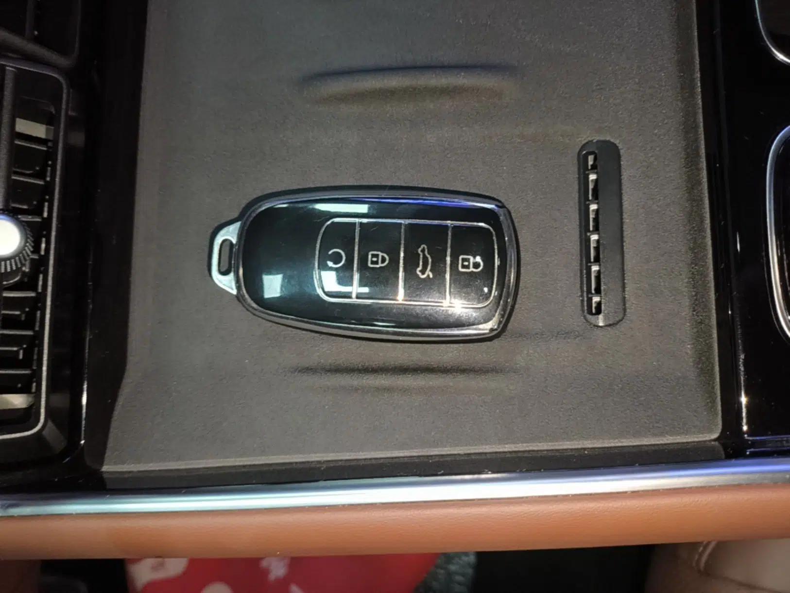 Chery Tiggo 9 2026 Model 9X 2.0T Automatic Two-Wheel Drive Luxury Edition — миниатюра 12