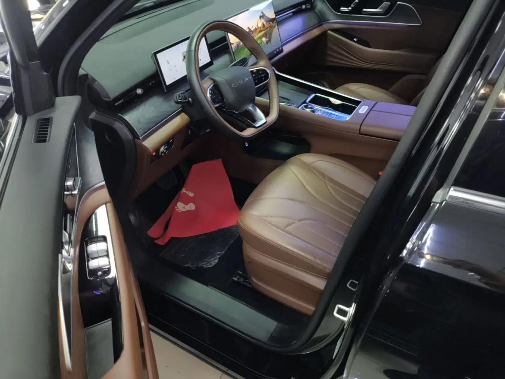 Chery Tiggo 9 2026 Model 9X 2.0T Automatic Two-Wheel Drive Luxury Edition — миниатюра 19