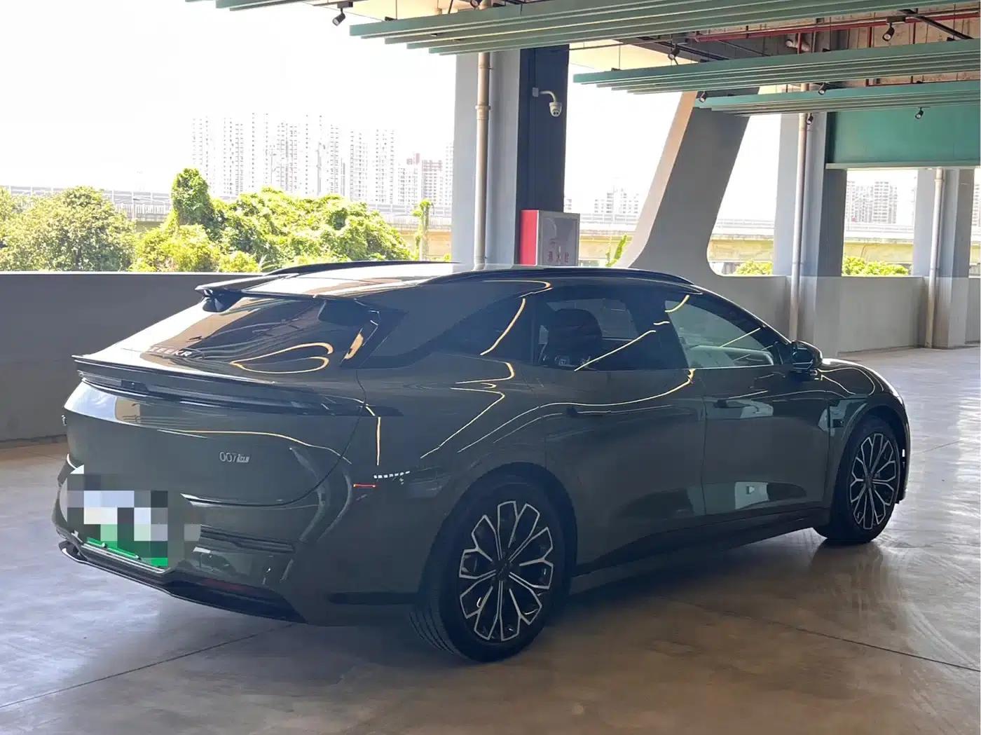 Jike 007GT 2025 Long Range AWD Intelligent Driving Edition 100kWh — миниатюра 6
