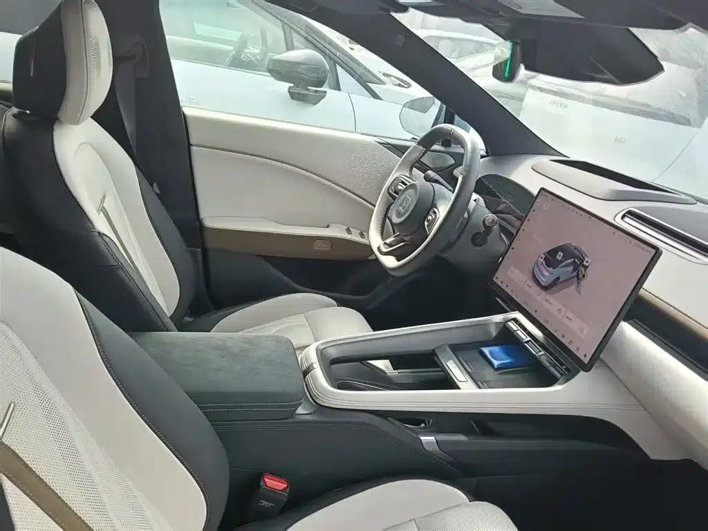 Extreme Krypton 007GT 2025 All-Wheel Drive Intelligent Driving Edition 75kWh — миниатюра 3