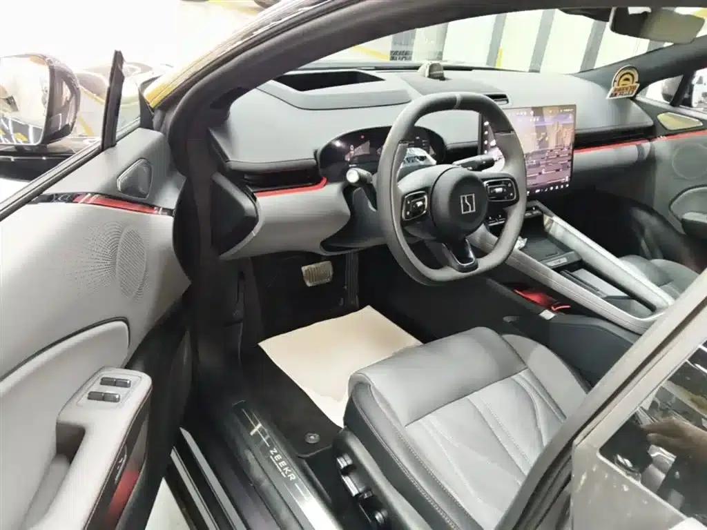 Jike 007GT 2025 Long Range Rear-Wheel Drive Intelligent Driving Edition 100kWh — миниатюра 16