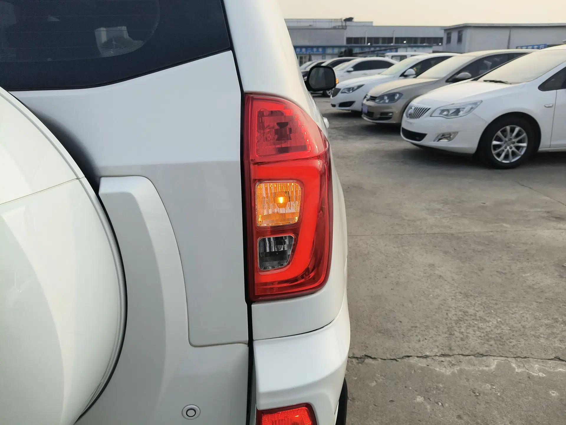 Chery Tiggo 3 2016 1.6L CVT ZhiShang Edition — миниатюра 8