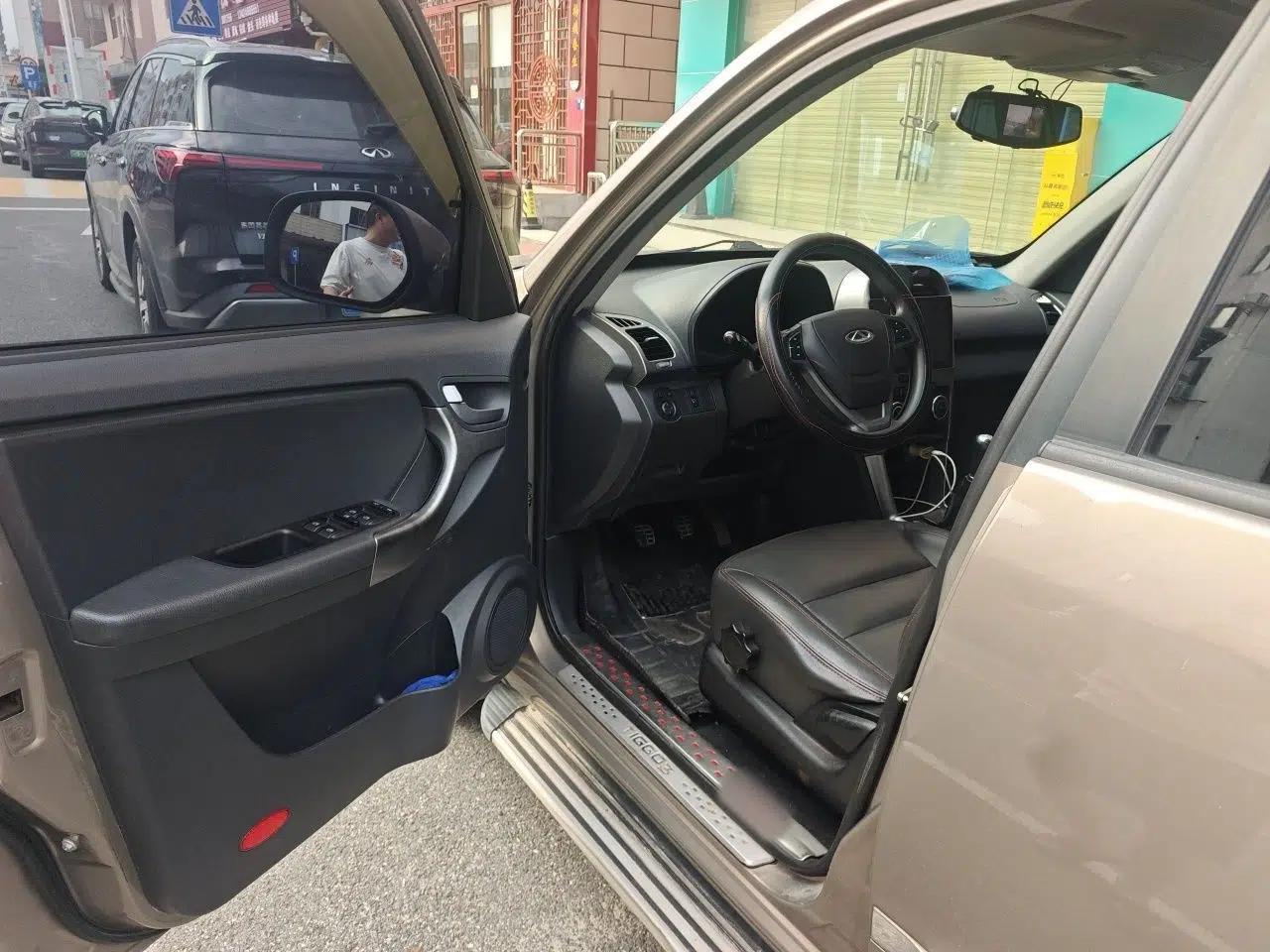 Chery Tiggo 3 2015 1.6L Manual Zhishang Sport Edition — миниатюра 17