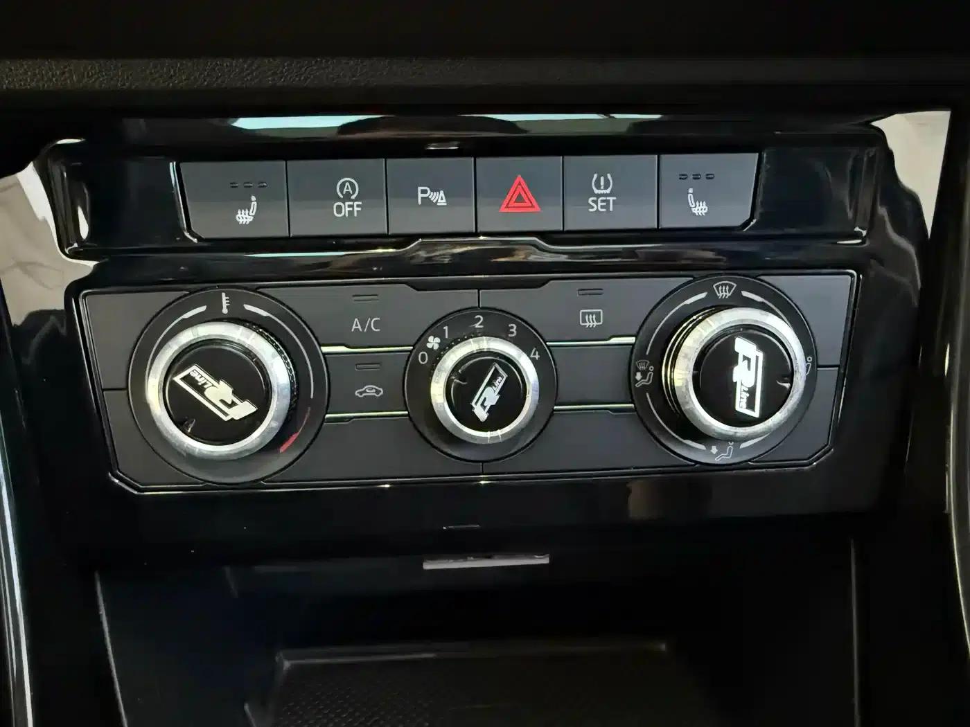 Jetta VS7 2021 Black Edition 1.4T Automatic Enjoyment Edition — миниатюра 11
