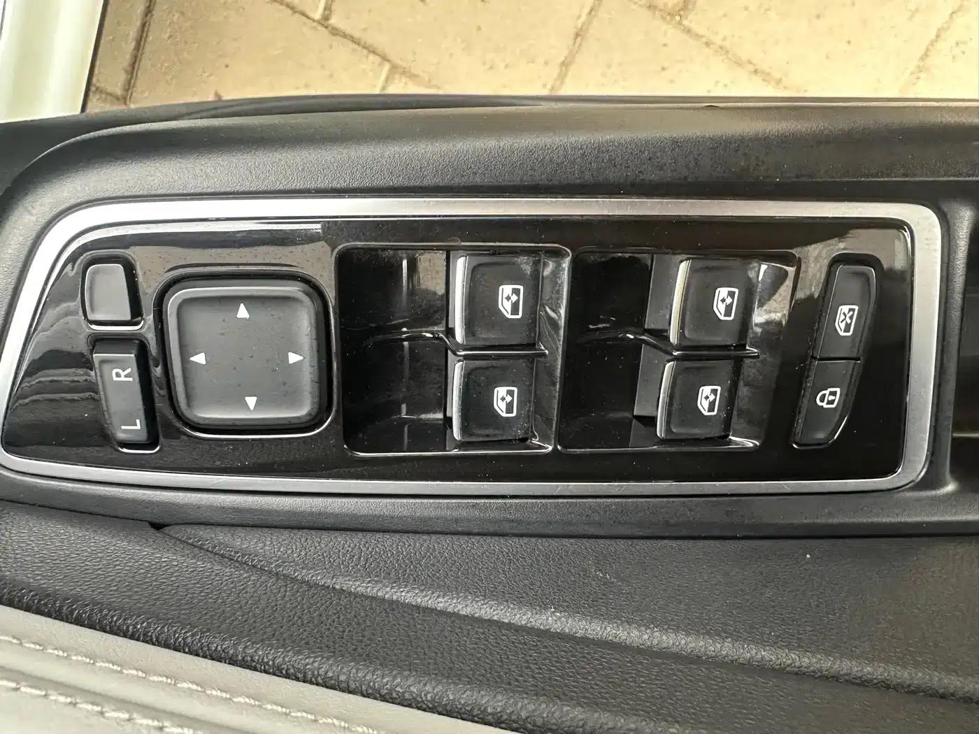Jetta VS7 2023 280TSI Automatic Entry-Level Edition — миниатюра 10
