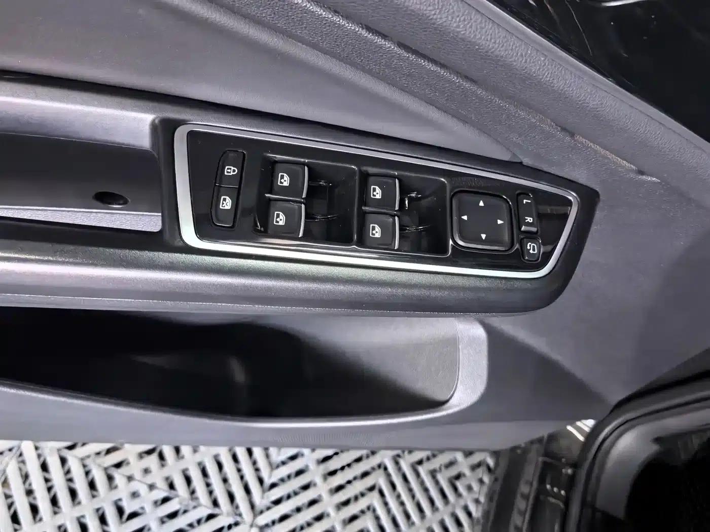 Jetta VS7 2022 Black Edition 1.4T Automatic Glory Pro — миниатюра 5