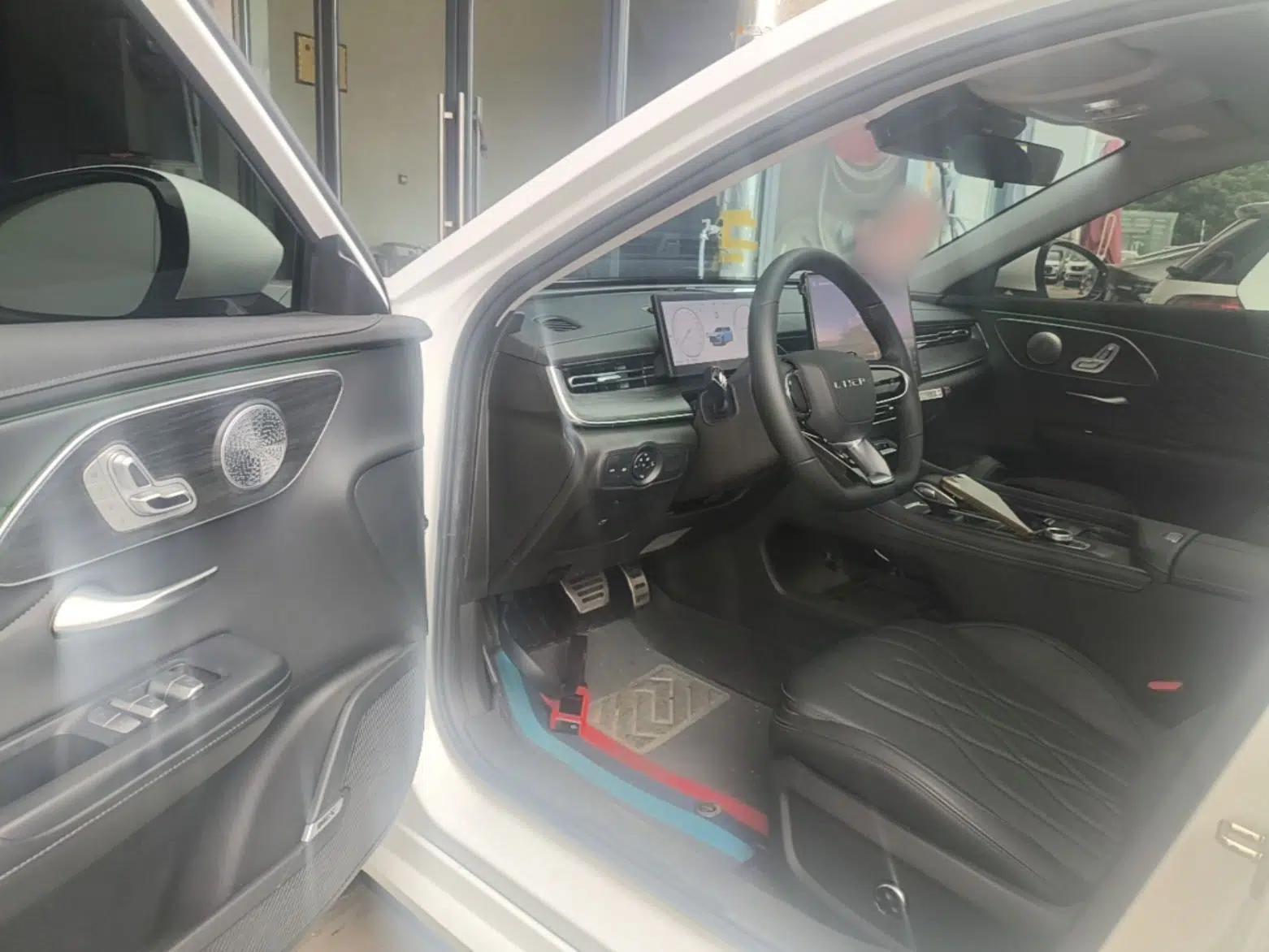 Chery Arrizo 8 PRO 2025 Model Pro 2.0T Prestige Version — миниатюра 19