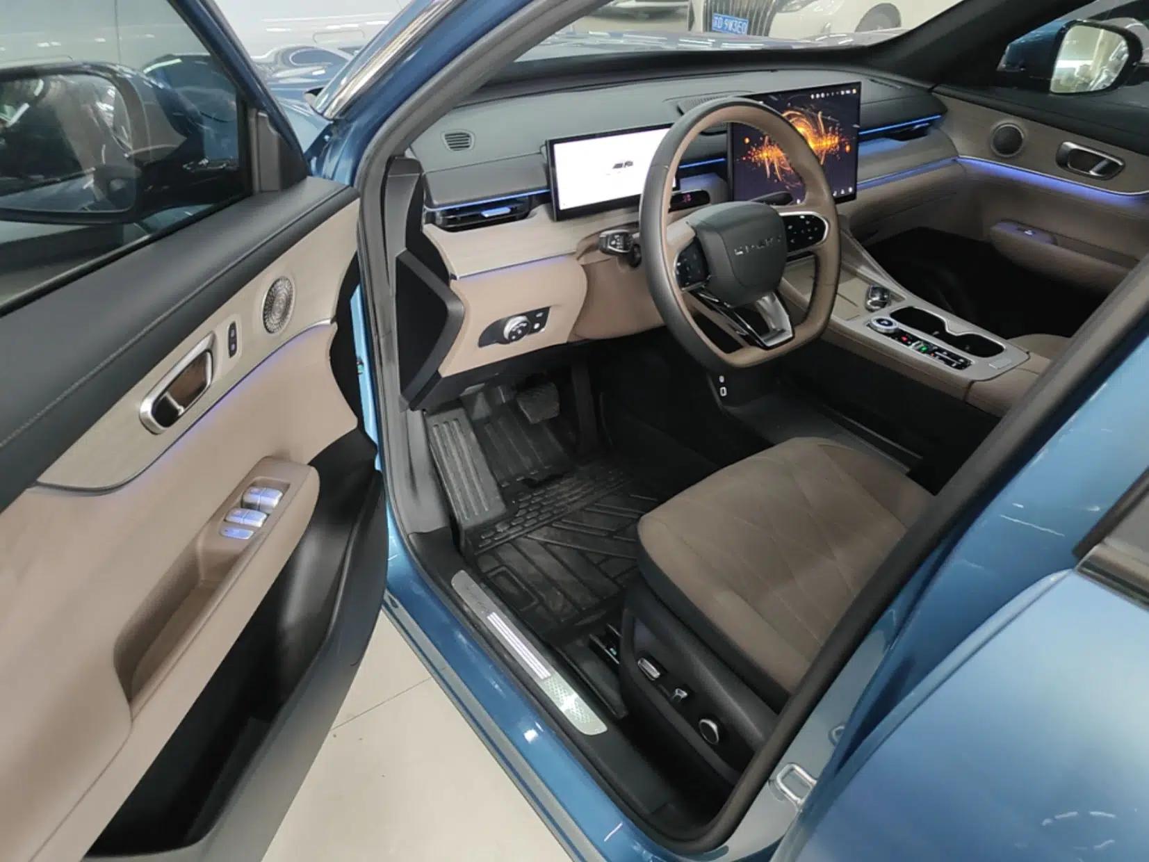 Chery Tiggo 8 PLUS C-DM 2025 1.5T 116 km Prestige Version 5 Seats — миниатюра 19