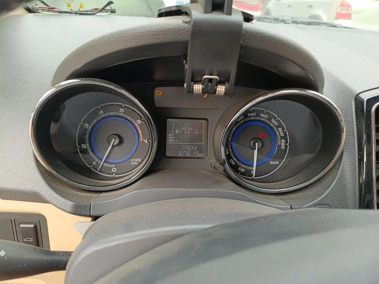 Chery E3 2015 1.5L Manual ZhiShang Model — миниатюра 12