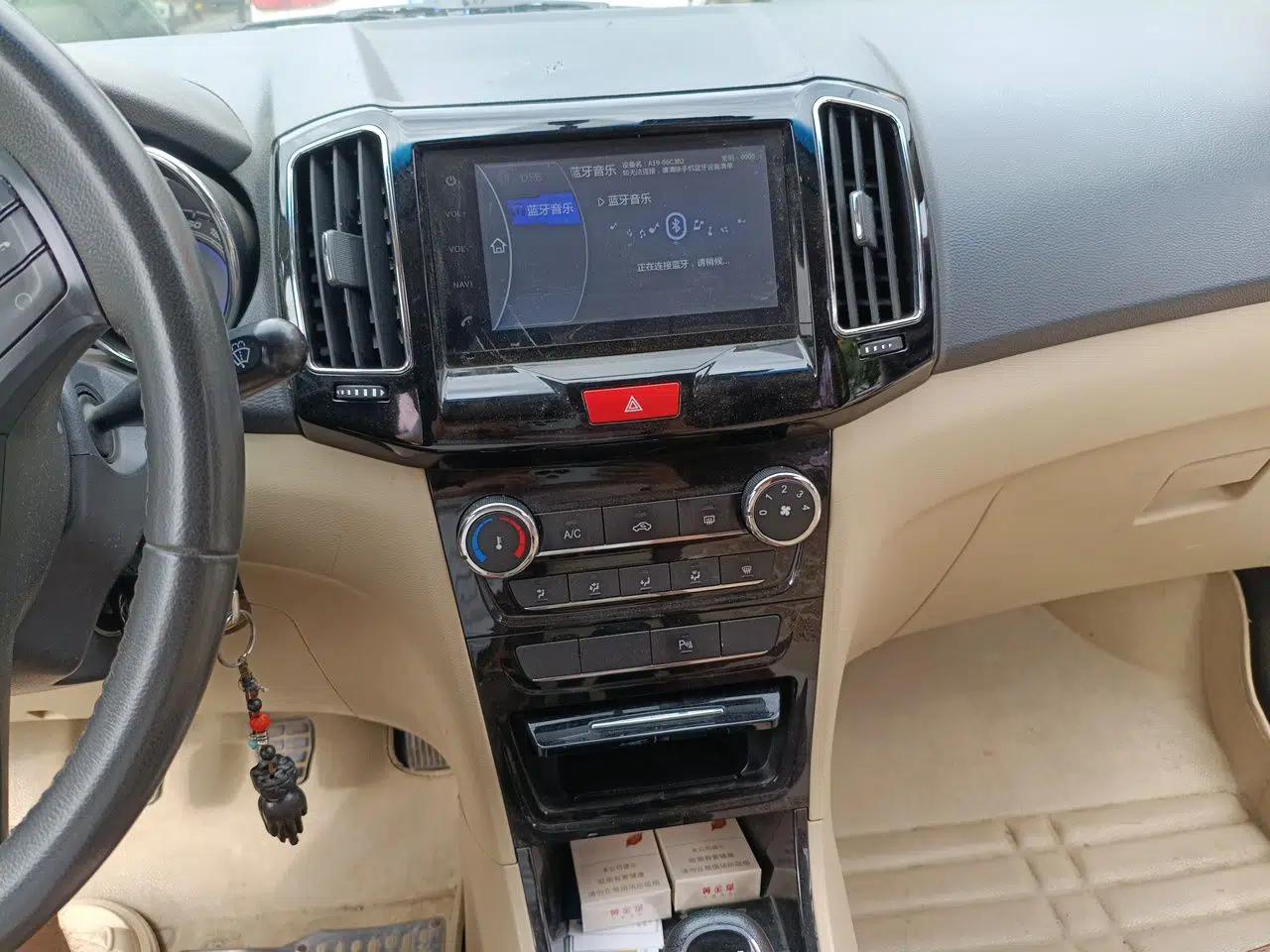 Chery E3 2015 1.5L Manual ZhiShang Model — миниатюра 14