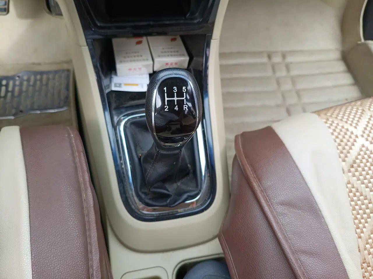 Chery E3 2015 1.5L Manual ZhiShang Model — миниатюра 15