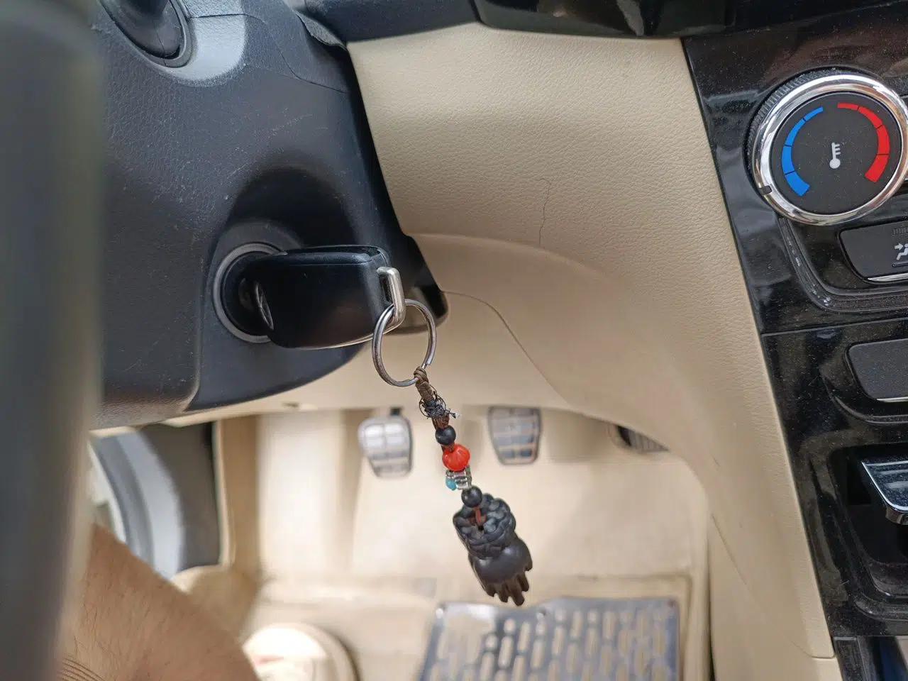 Chery E3 2015 1.5L Manual ZhiShang Model — миниатюра 9