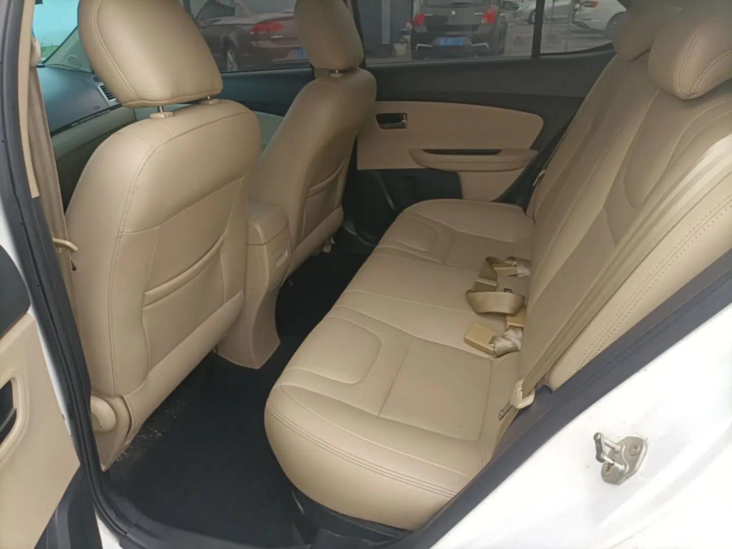 Chery E3 2013 1.5L Manual ZhiShang Model — миниатюра 19