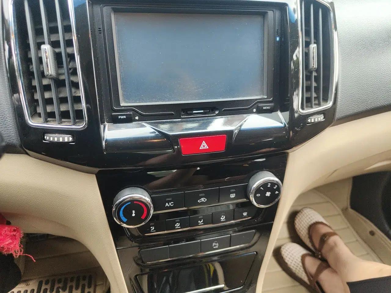 Chery E3 2013 1.5L Manual ZhiShang Model — миниатюра 14