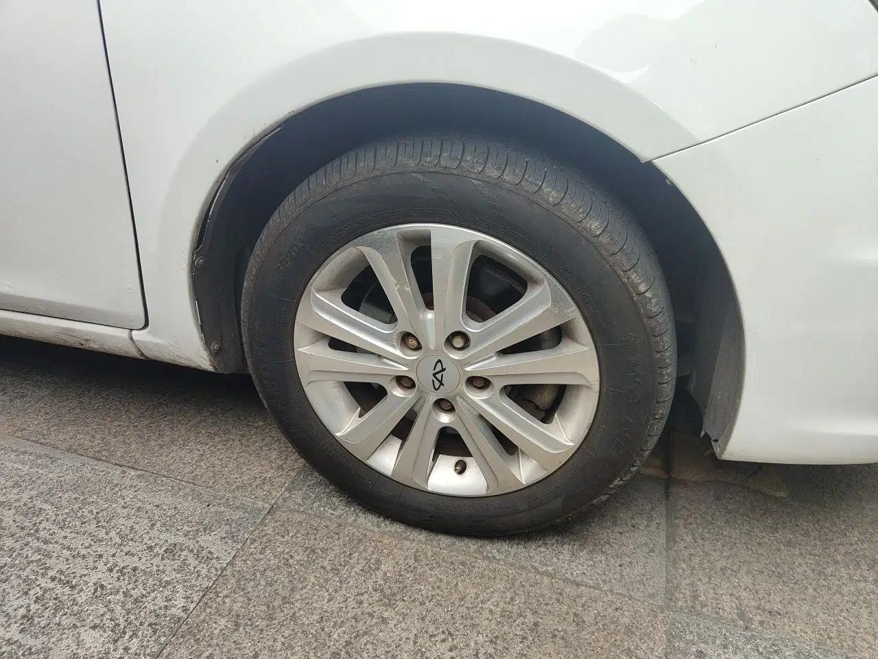 Chery E3 2013 1.5L Manual ZhiShang Model — миниатюра 8