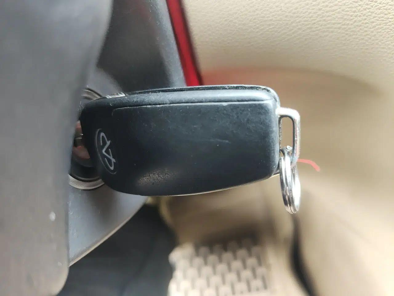 Chery E3 2013 1.5L Manual ZhiShang Model — миниатюра 9