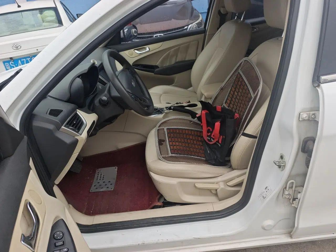 Chery Arrizo 7 2013 1.6L CVT ZhiShang Edition — миниатюра 16