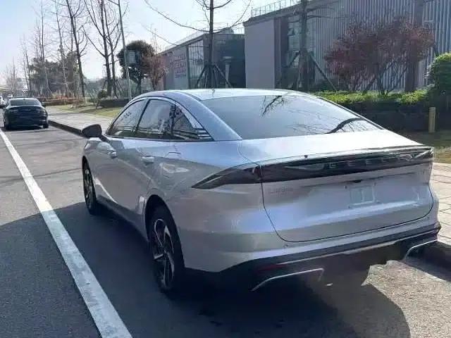Galaxy L6 2025 EM-i 140km Starship Edition — миниатюра 2