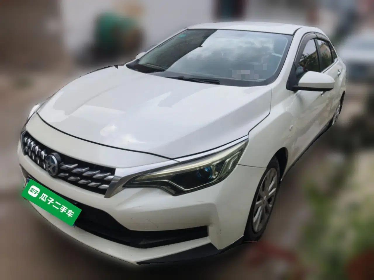 Venucia D60 2019 100 000 Glory 1.6L Entry Manual ChenShang Edition China VI — миниатюра 1