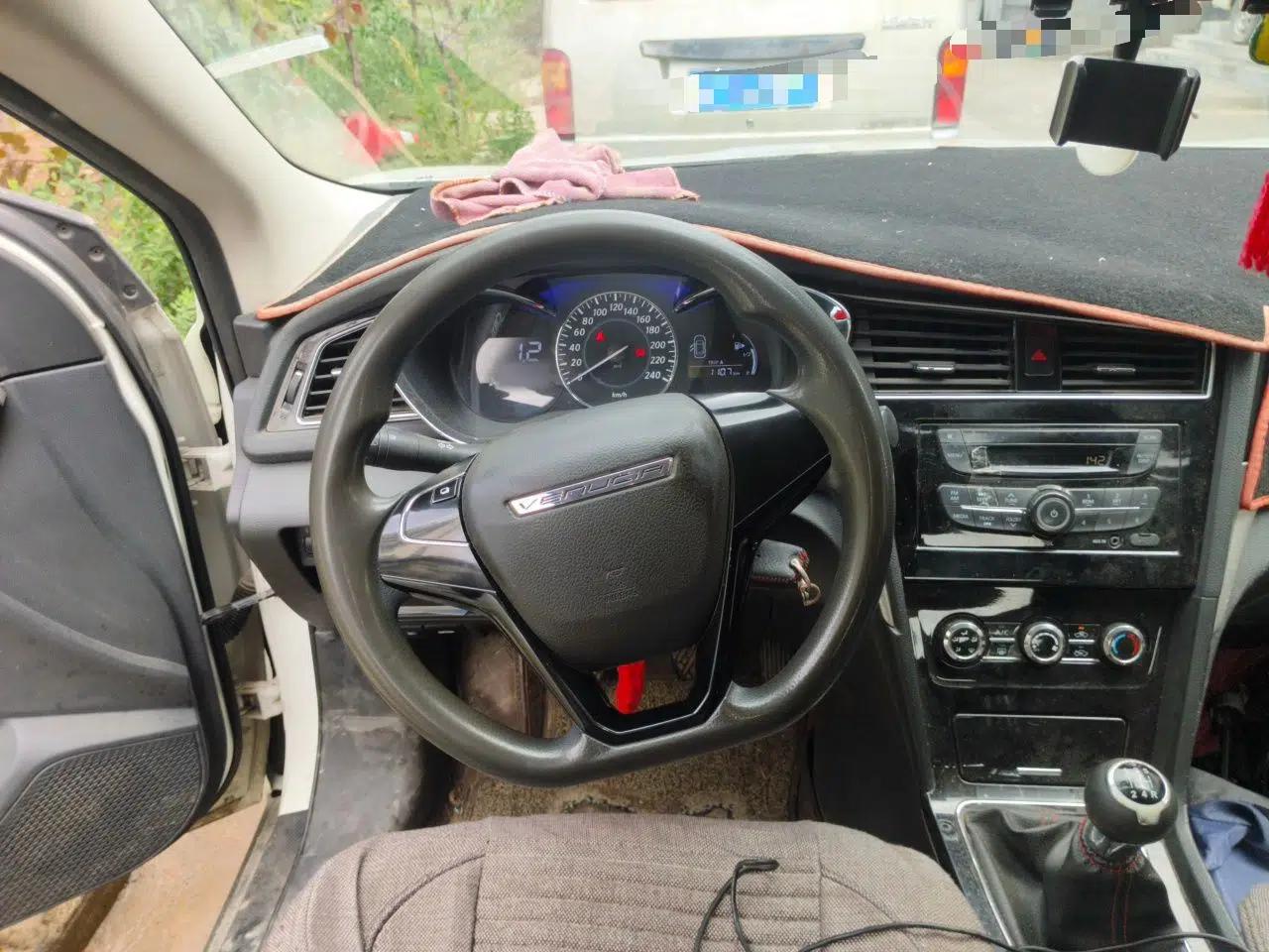 Venucia D60 2019 100 000 Glory 1.6L Entry Manual ChenShang Edition China VI — миниатюра 11