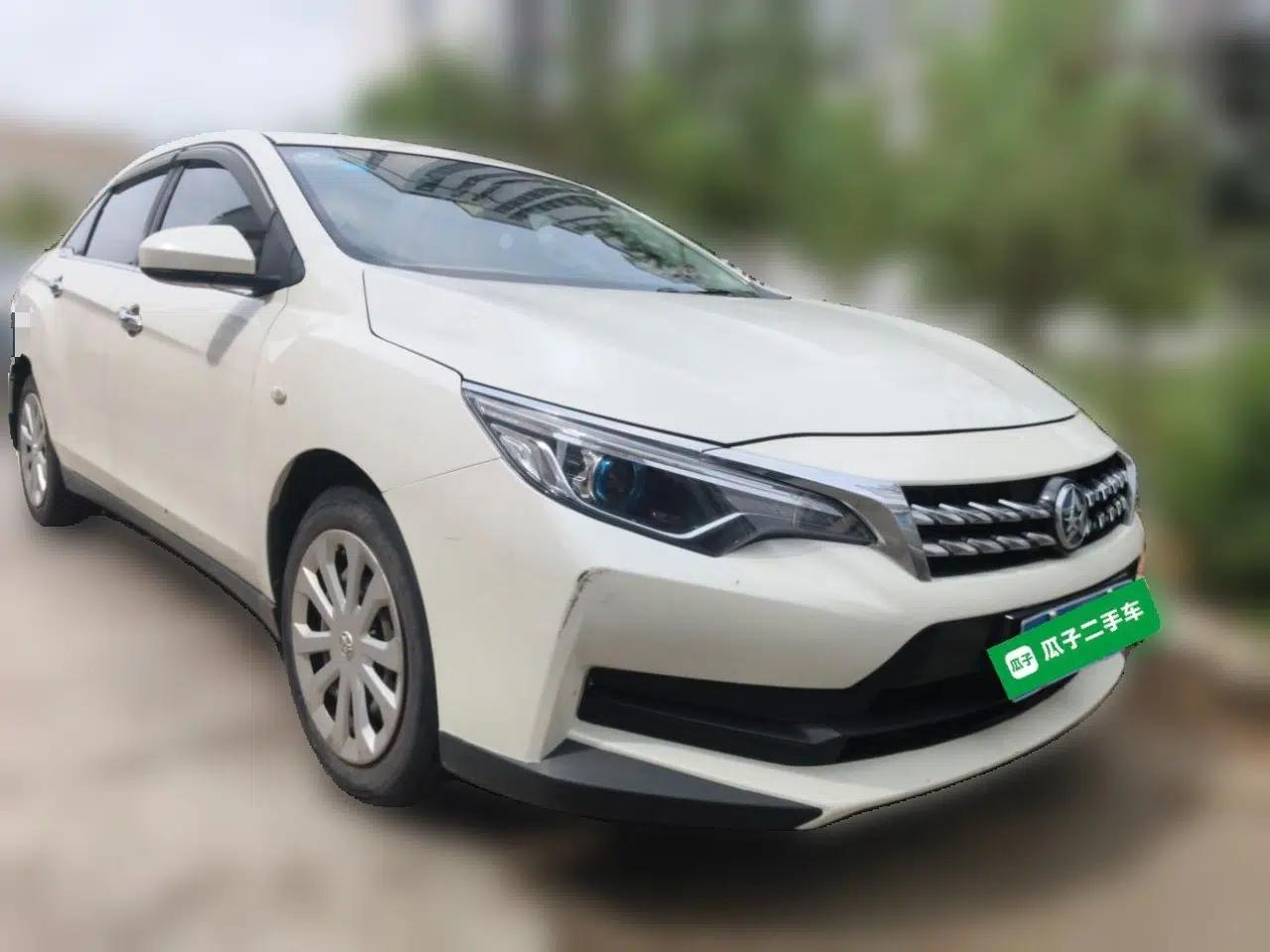 Venucia D60 2019 100 000 Glory 1.6L Entry Manual ChenShang Edition China VI — миниатюра 3