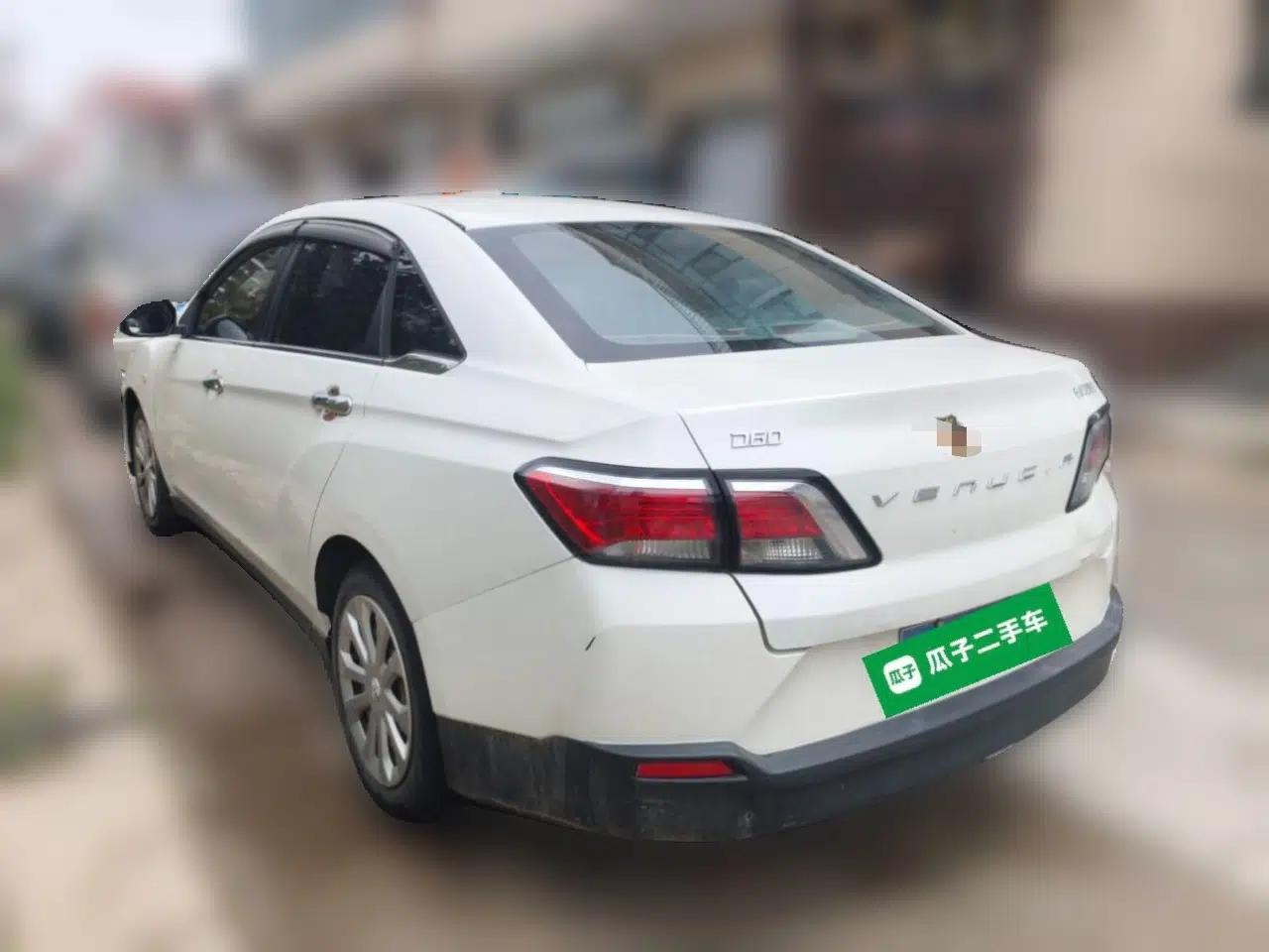 Venucia D60 2019 100 000 Glory 1.6L Entry Manual ChenShang Edition China VI — миниатюра 4