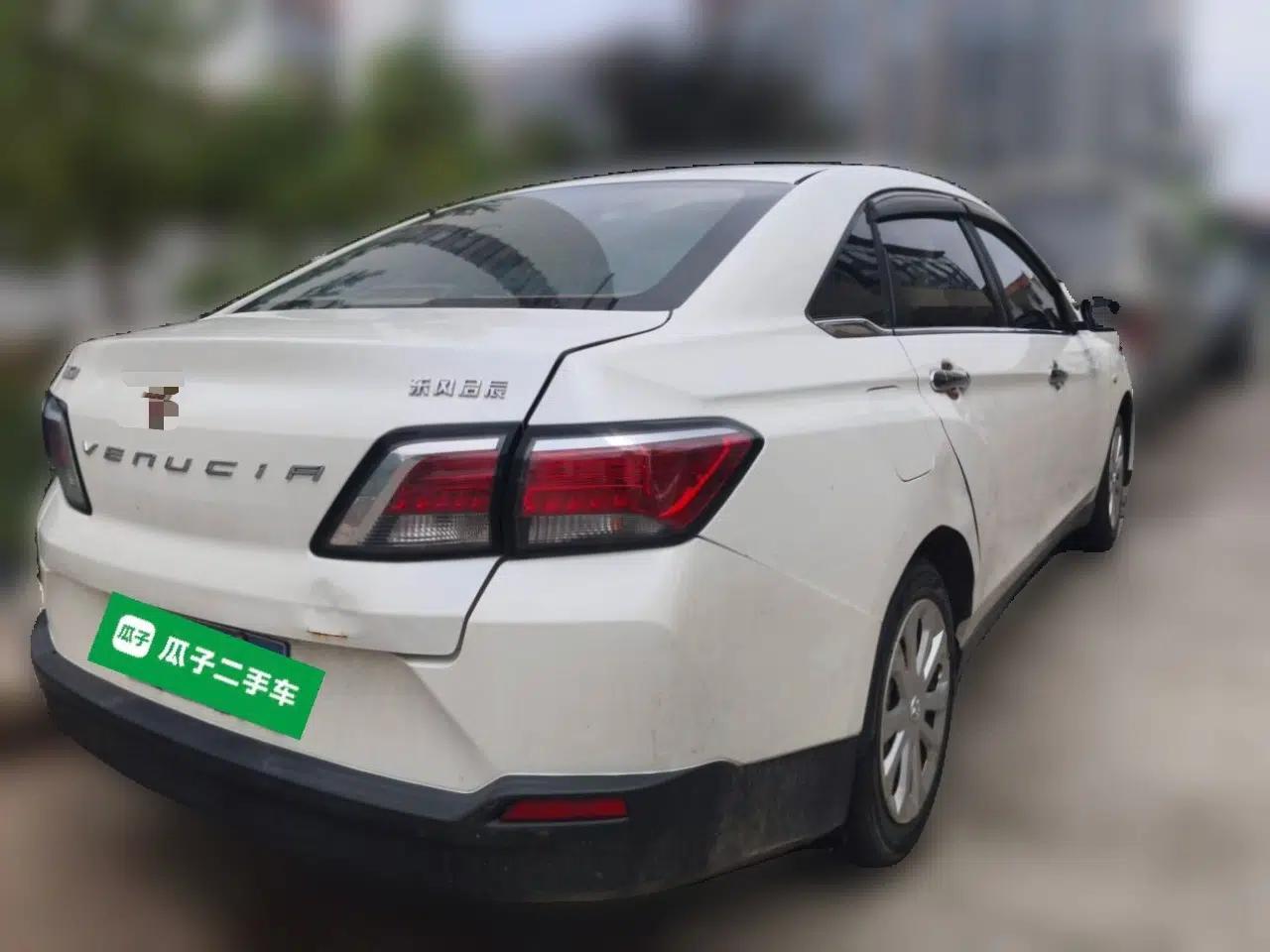 Venucia D60 2019 100 000 Glory 1.6L Entry Manual ChenShang Edition China VI — миниатюра 6