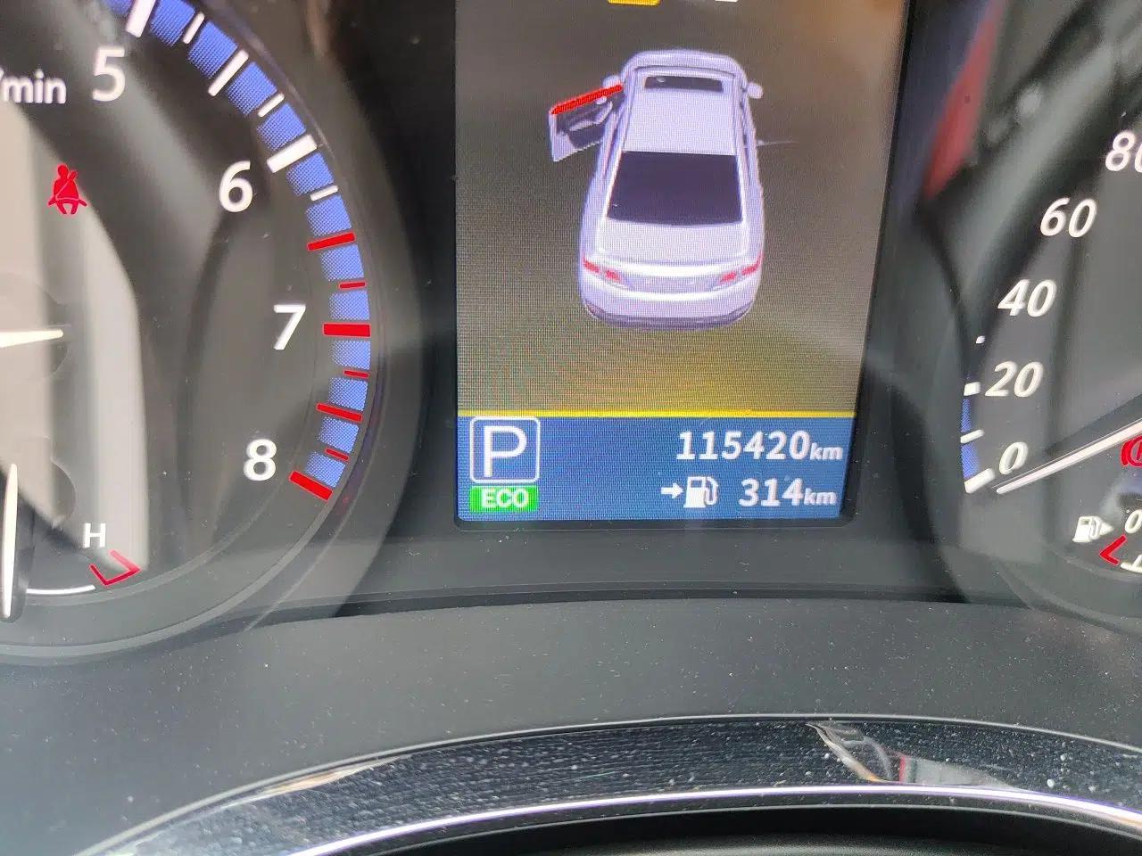 Venucia D60 2019 1.6L XL CVT SmartConnect Elite Edition (ISS) — миниатюра 13