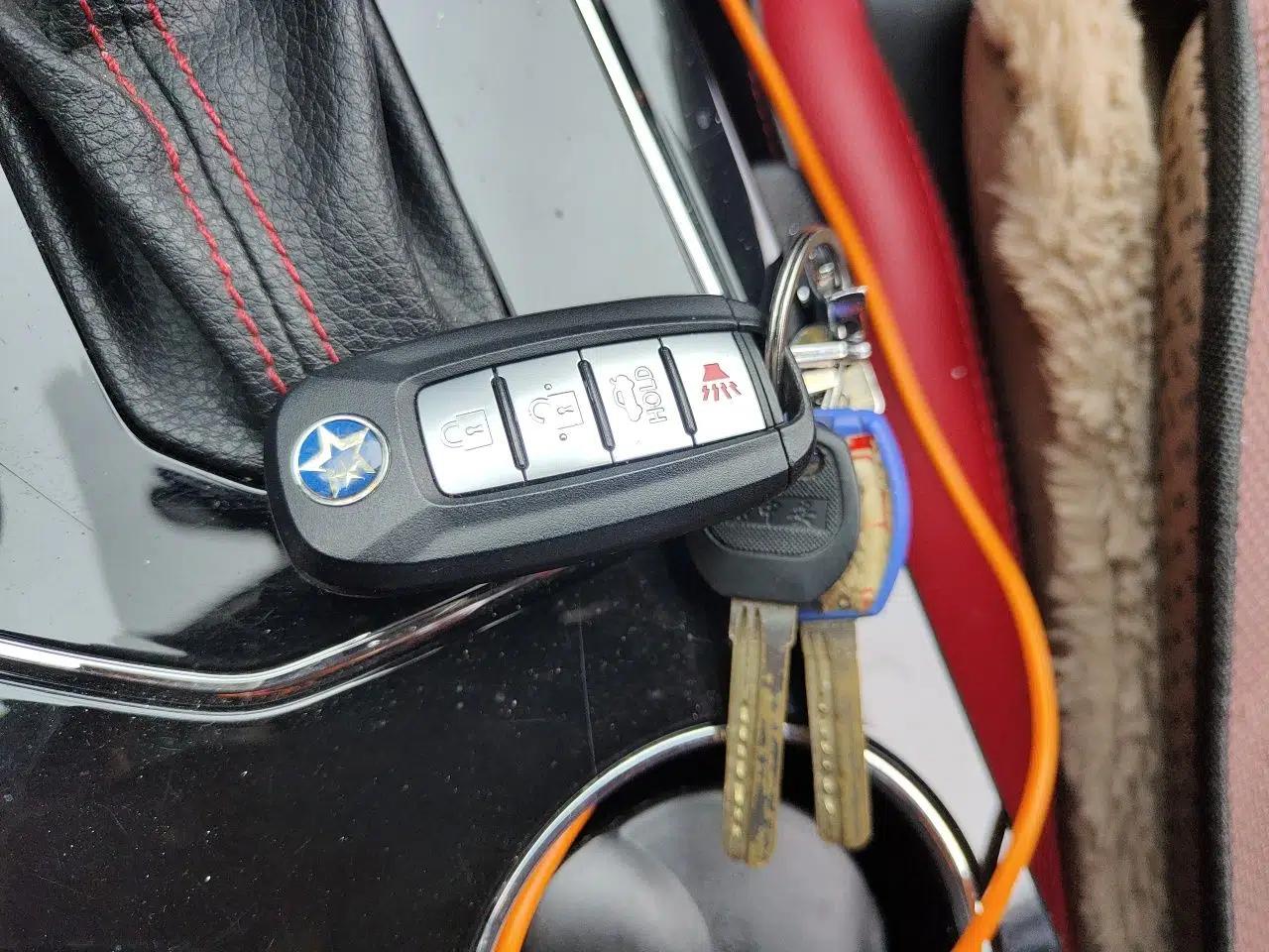Venucia D60 2019 1.6L XL CVT SmartConnect Elite Edition (ISS) — миниатюра 9