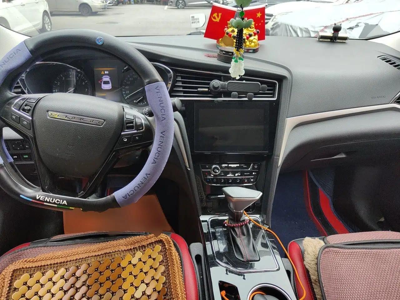 Venucia D60 2019 1.6L XL CVT SmartConnect Elite Edition (ISS) — миниатюра 10