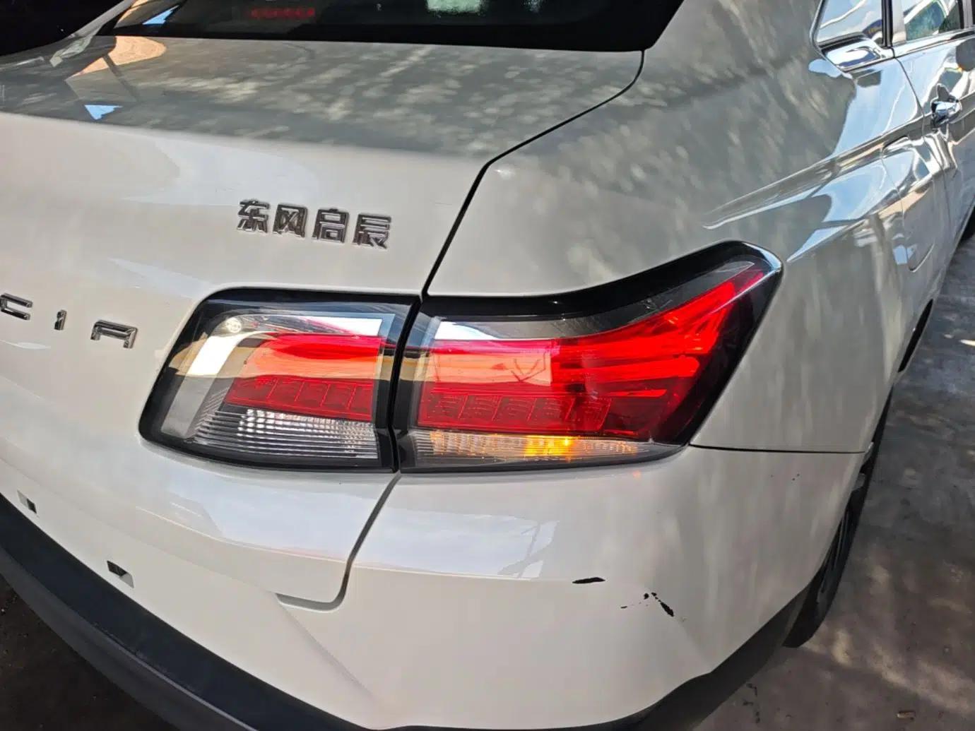 Venucia D60 2018 1.6L Manual Smart Connect Elite Edition — миниатюра 8