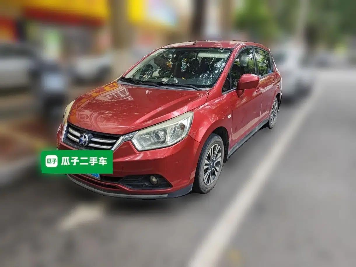 Venucia R50 2015 1.6L Automatic Fashion Edition — миниатюра 1