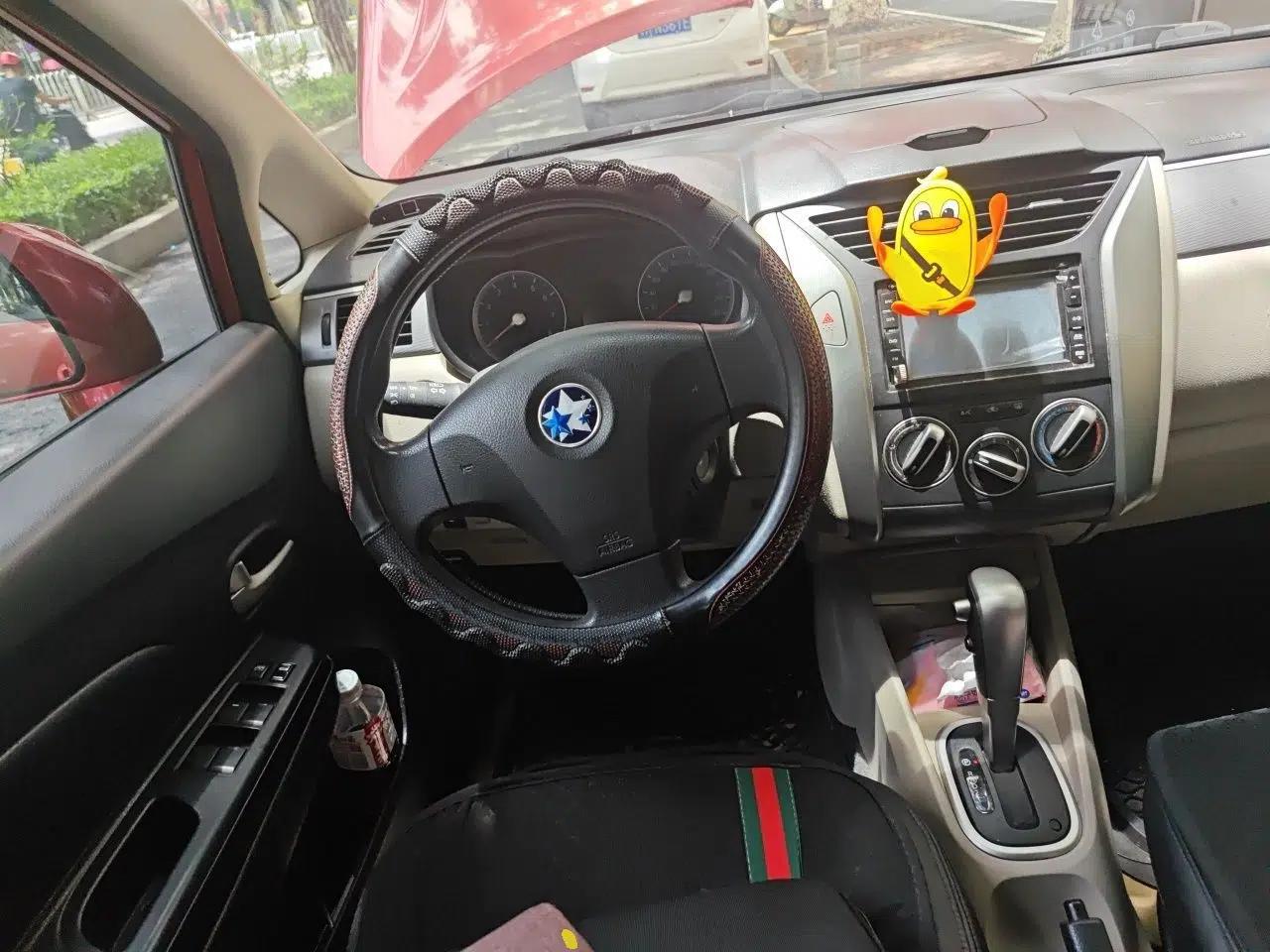 Venucia R50 2015 1.6L Automatic Fashion Edition — миниатюра 11