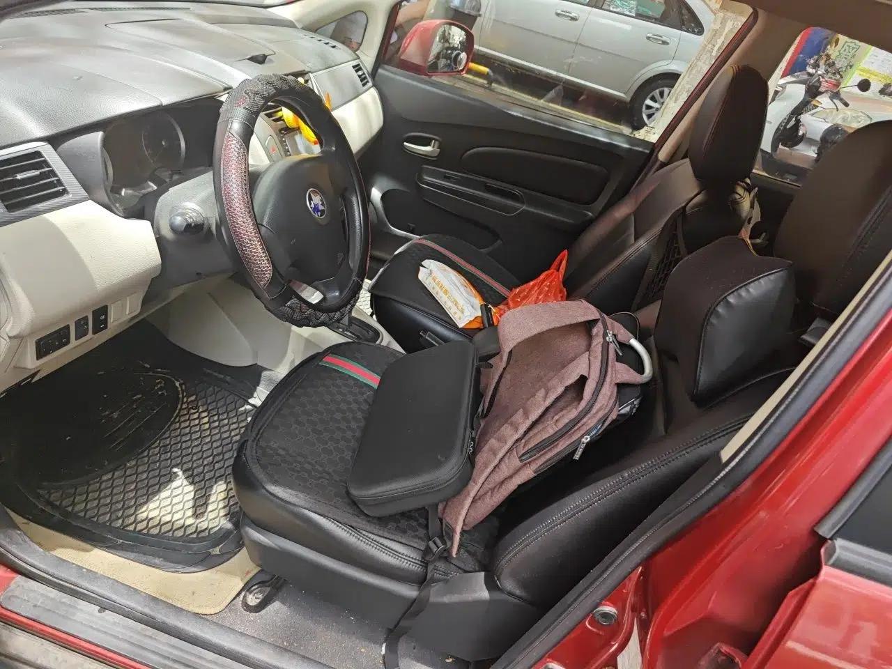 Venucia R50 2015 1.6L Automatic Fashion Edition — миниатюра 16