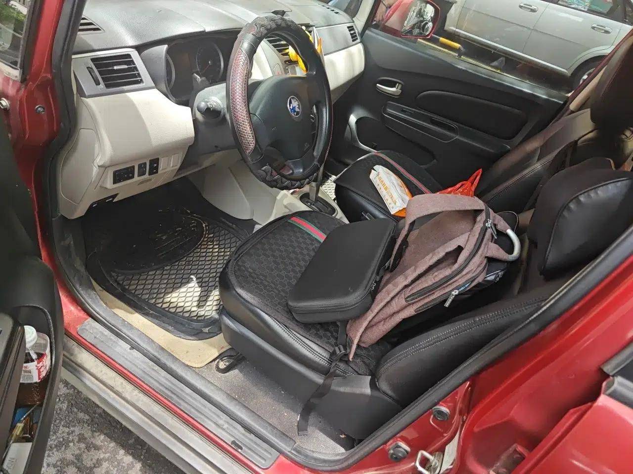 Venucia R50 2015 1.6L Automatic Fashion Edition — миниатюра 17