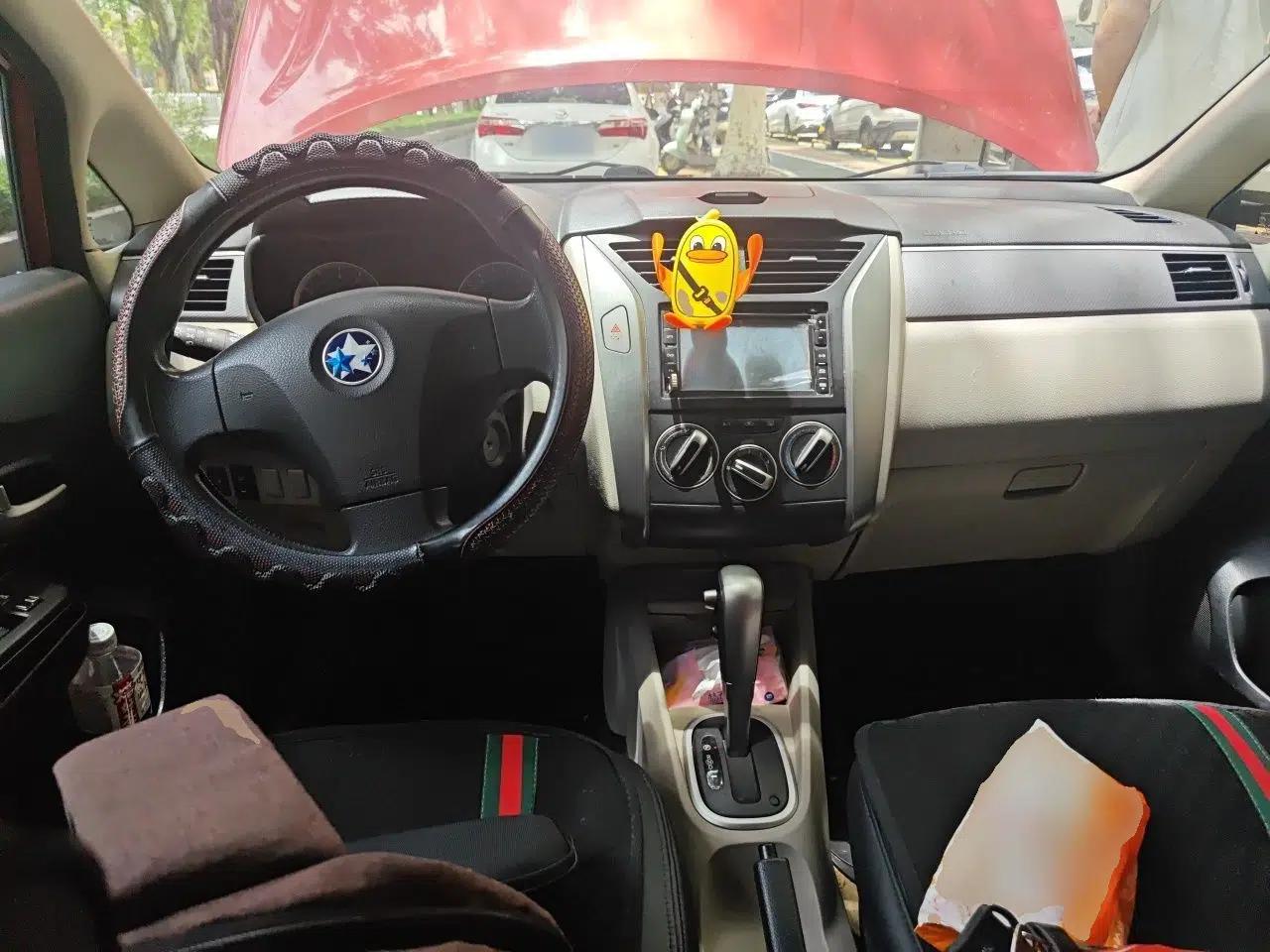 Venucia R50 2015 1.6L Automatic Fashion Edition — миниатюра 10