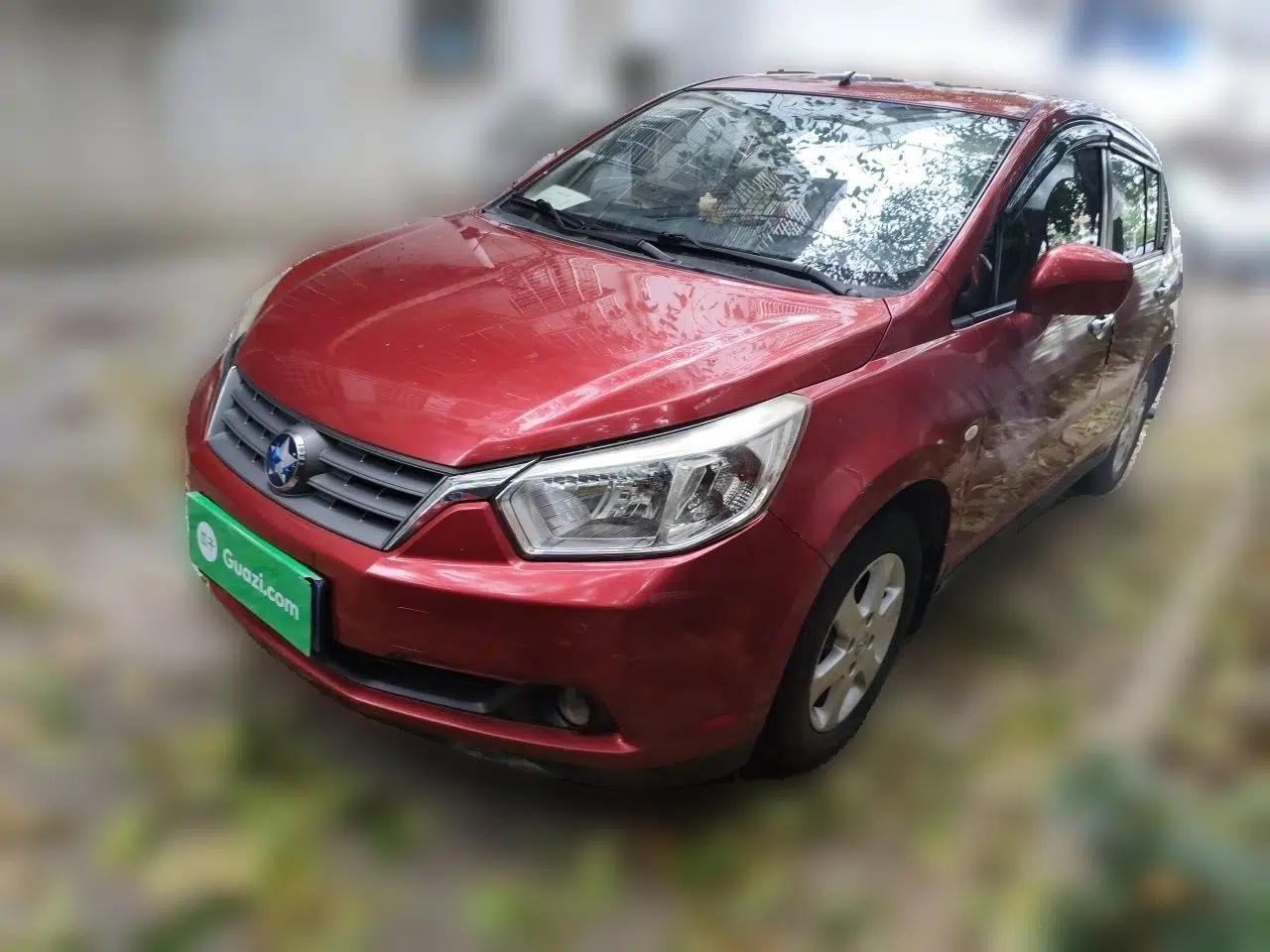 Venucia R50 2013 1.6L Automatic Luxury Edition — миниатюра 1