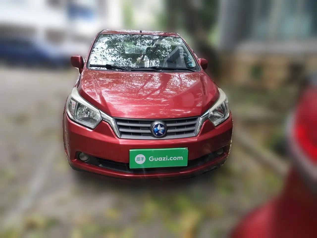 Venucia R50 2013 1.6L Automatic Luxury Edition — миниатюра 2