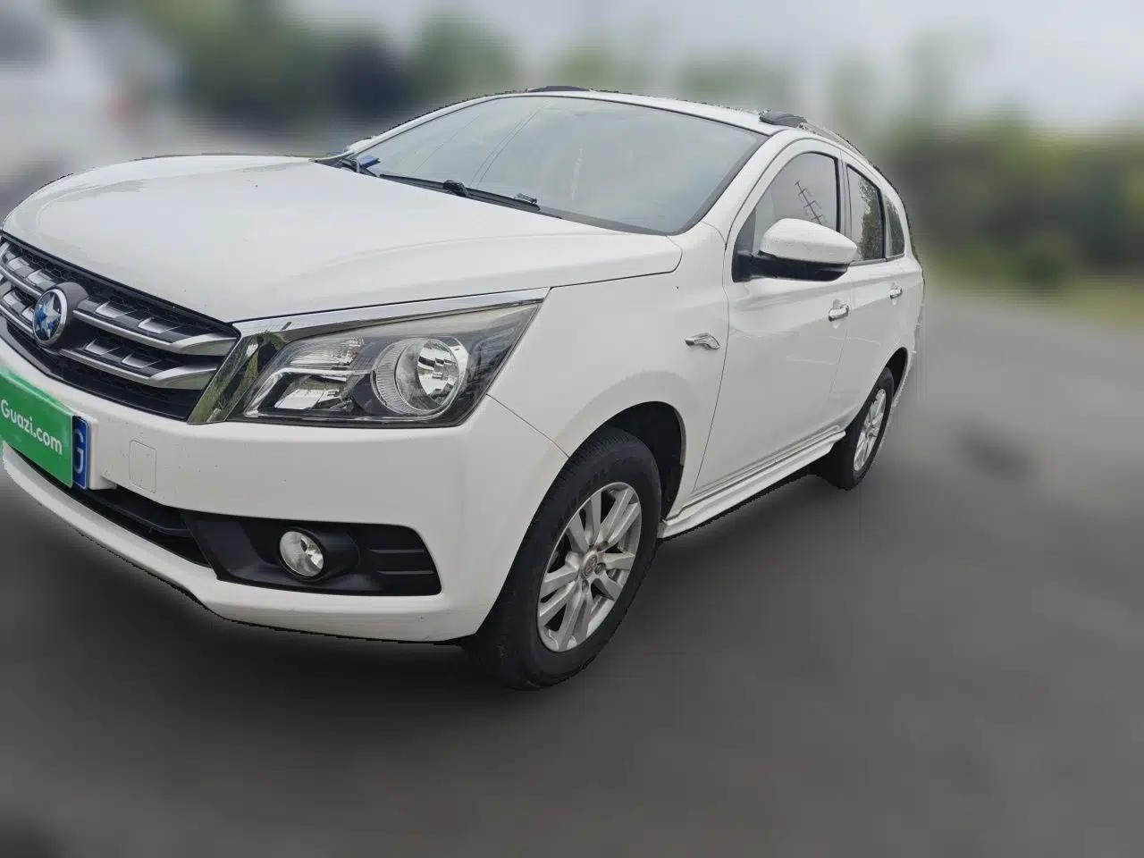 Venucia T70 2016 1.6L Manual Ruixing Edition — миниатюра 1
