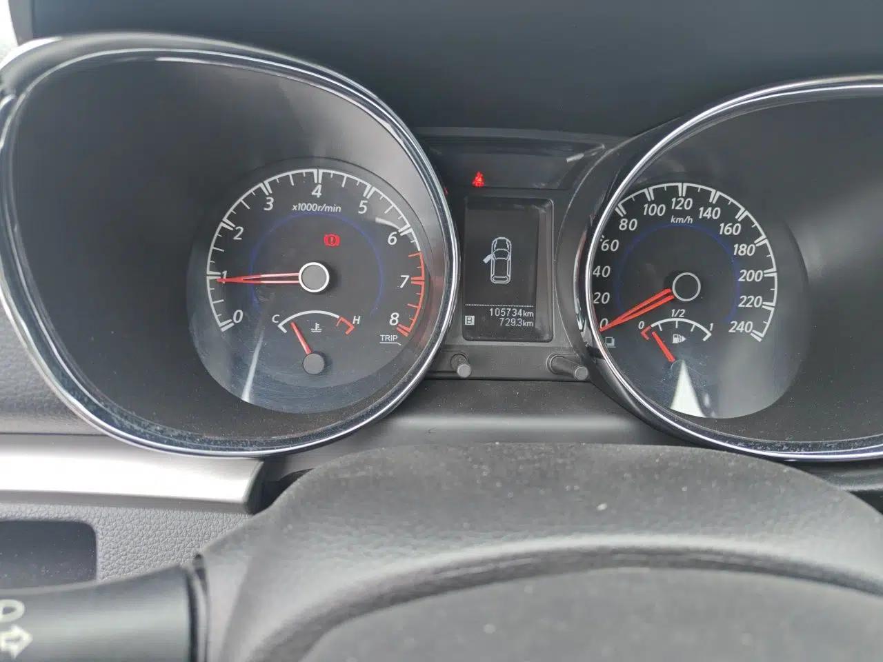 Venucia T70 2016 1.6L Manual Ruixing Edition — миниатюра 12