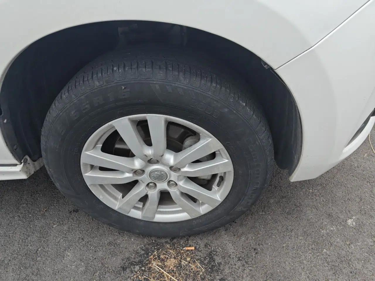 Venucia T70 2016 1.6L Manual Ruixing Edition — миниатюра 8