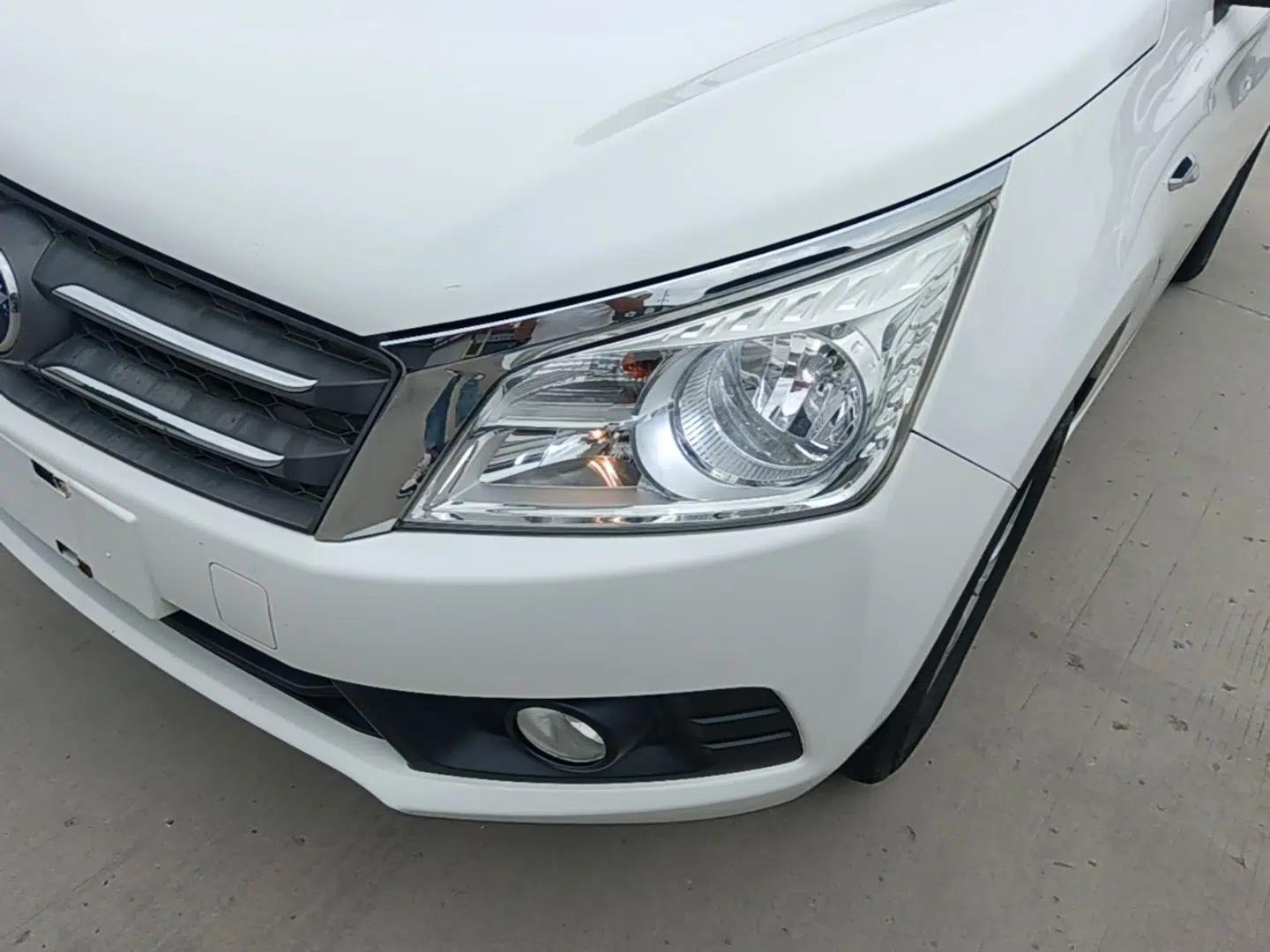 Venucia T70 2015 2.0L CVT Smart Choice Edition — миниатюра 9
