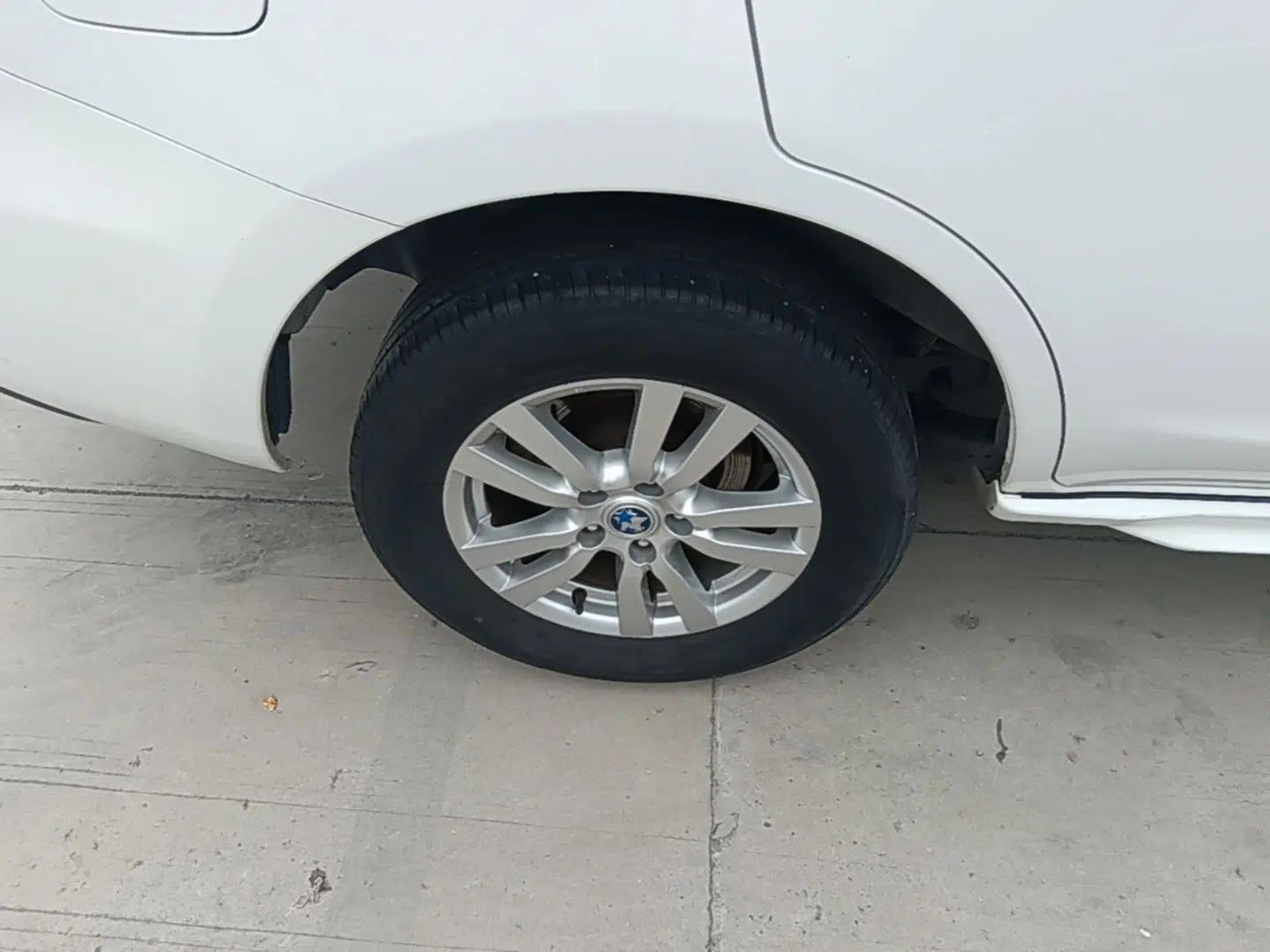 Venucia T70 2015 2.0L CVT Smart Choice Edition — миниатюра 10