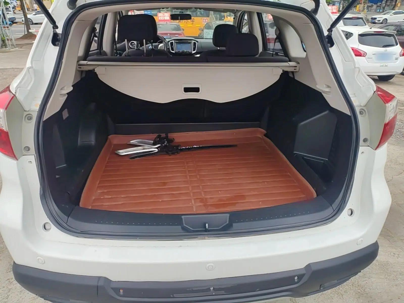 Venucia T70 2015 2.0L CVT Smart Choice Edition — миниатюра 22