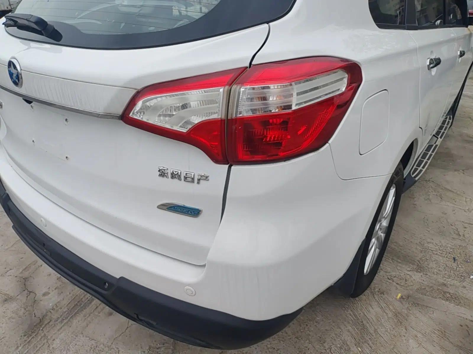Venucia T70 2015 2.0L CVT Smart Choice Edition — миниатюра 7